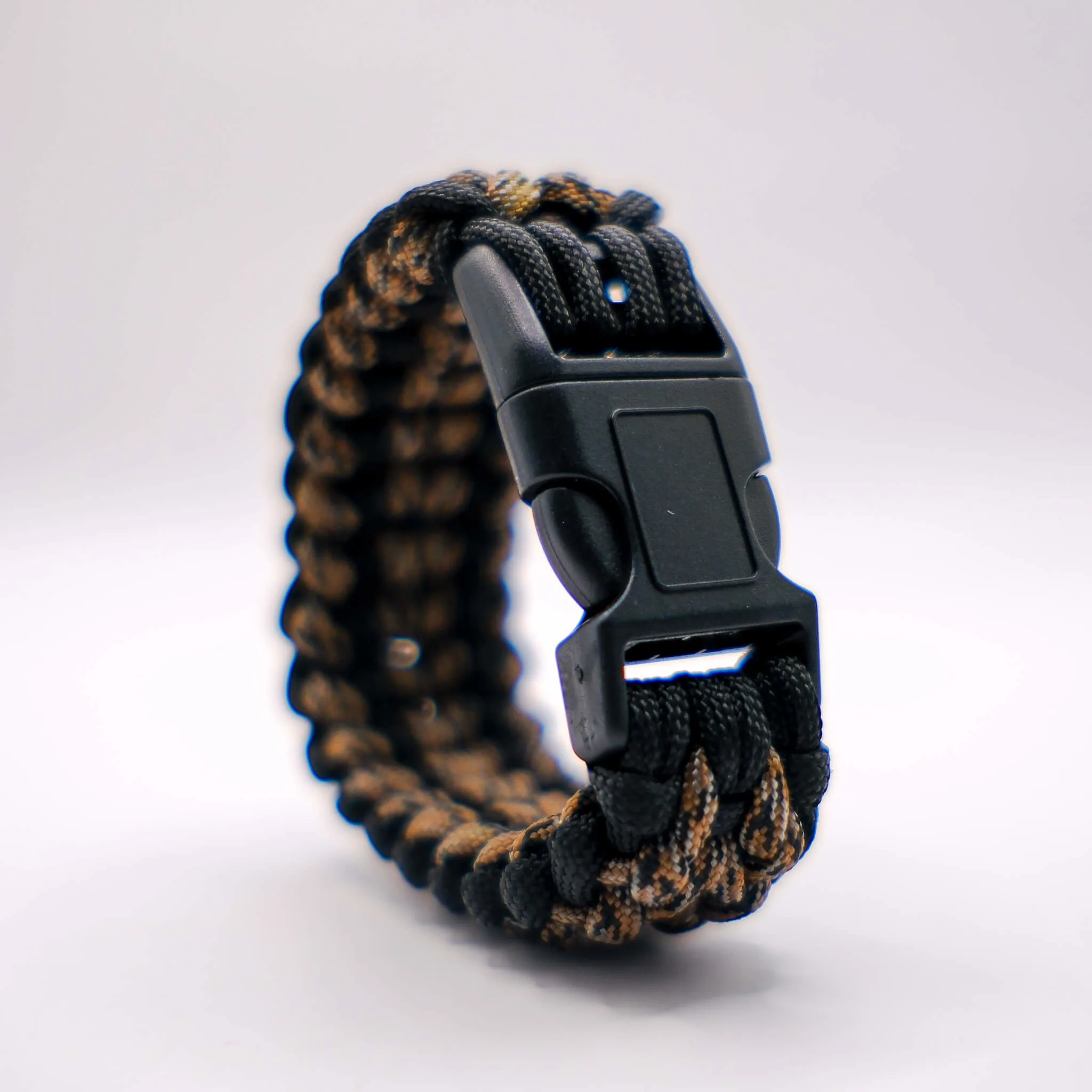 Geniş Örgü Paracord Survival Siyah Kahverengi Kamuflaj Bileklik 