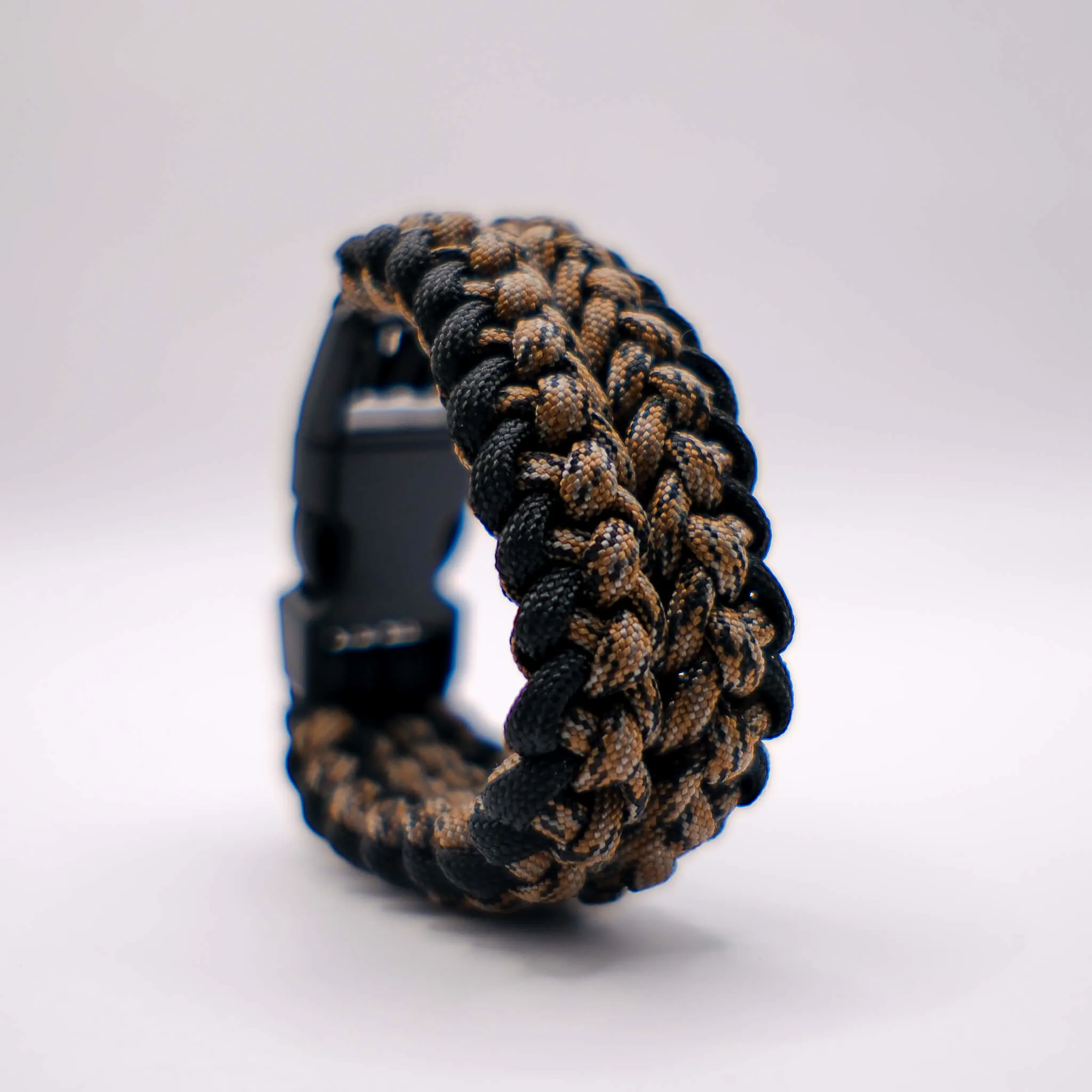 Geniş Örgü Paracord Survival Siyah Kahverengi Kamuflaj Bileklik 