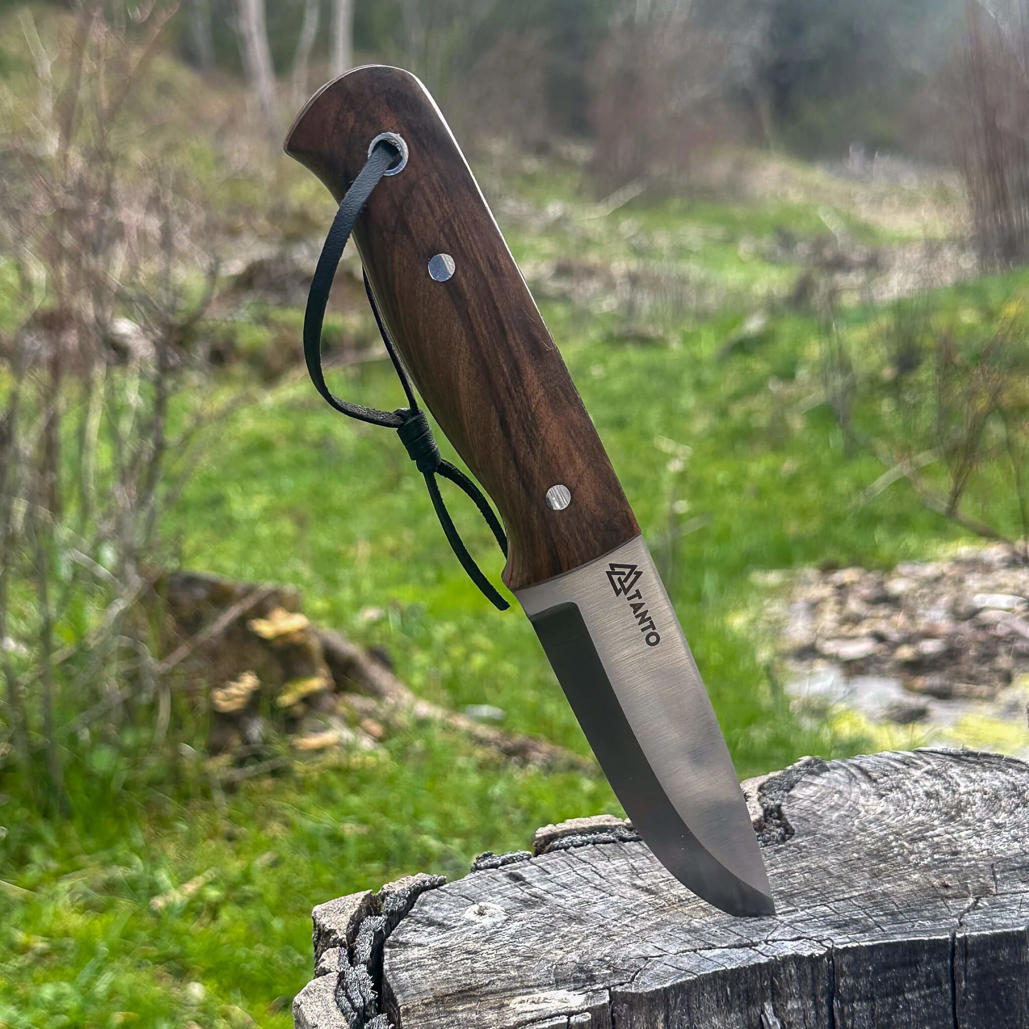 4116 Bushcraft Bıçağı 22.5 cm Ceviz Saplı 