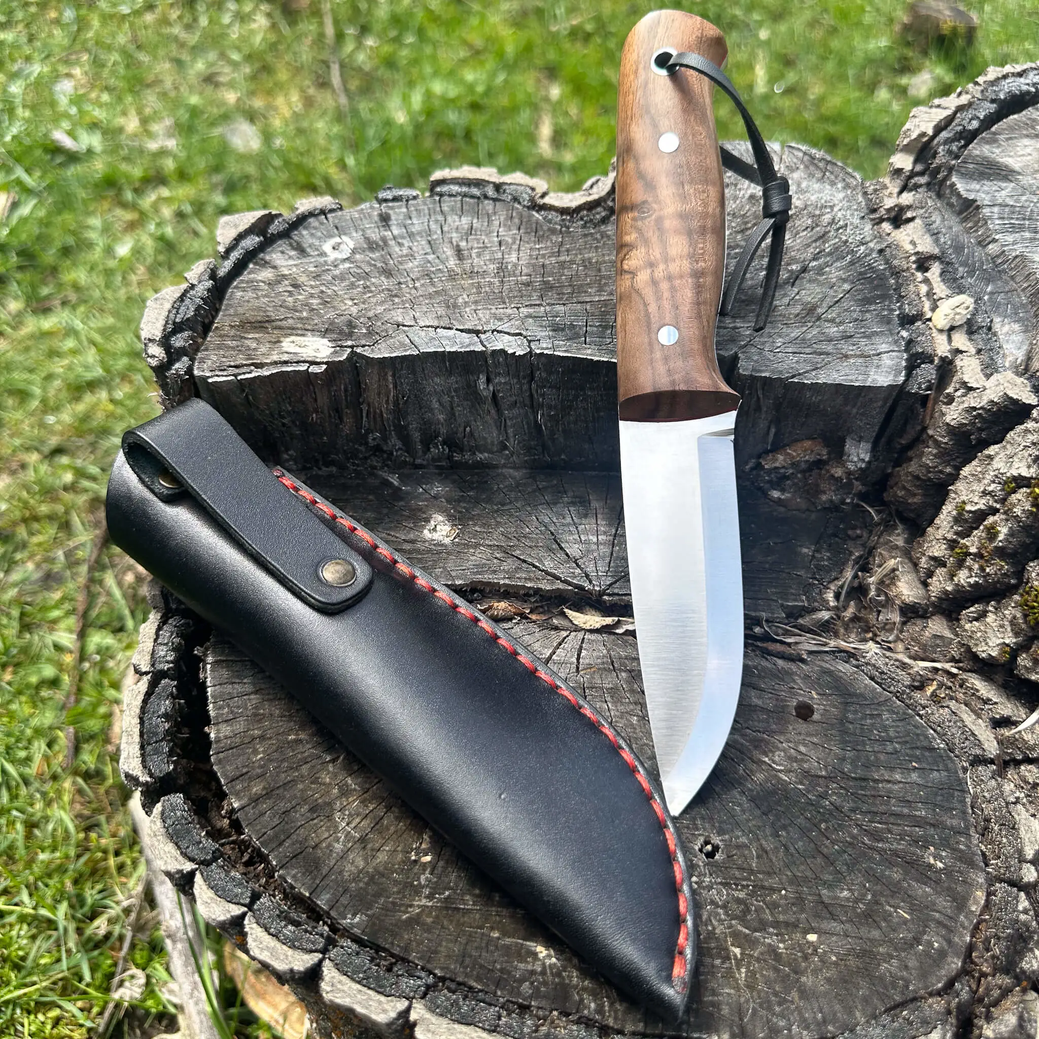 Böhler N690 Çelik Bıçak 22.5 cm Ceviz Sap 