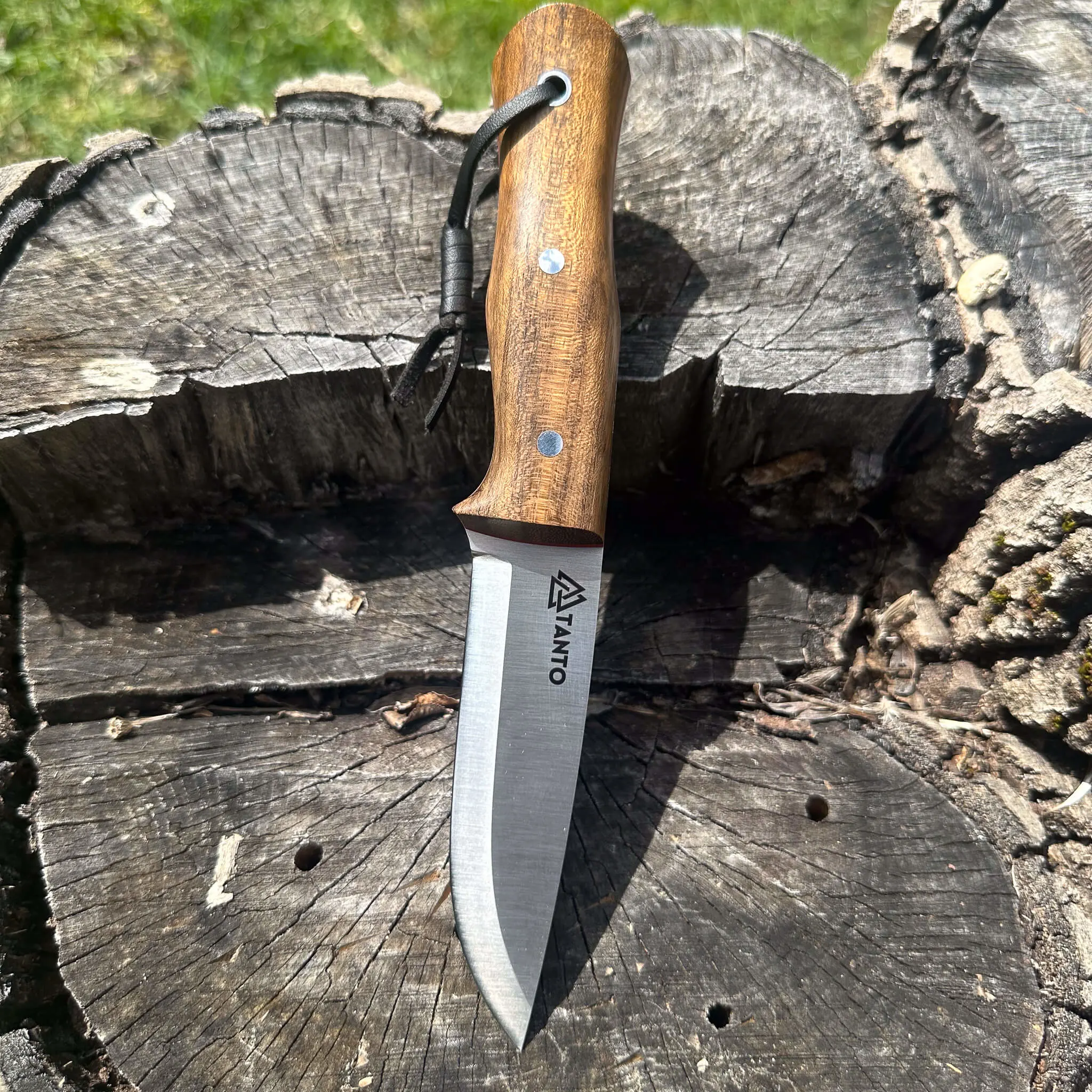 4116 Bushcraft Bıçak 21 cm Çelik Ceviz Saplı