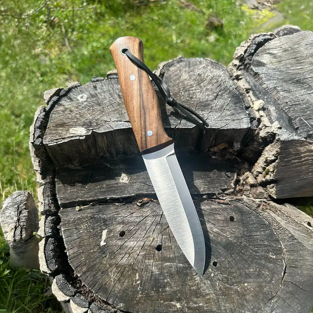 4116 Çelik Bushcraft Bıçağı 23.5 cm Ceviz Saplı