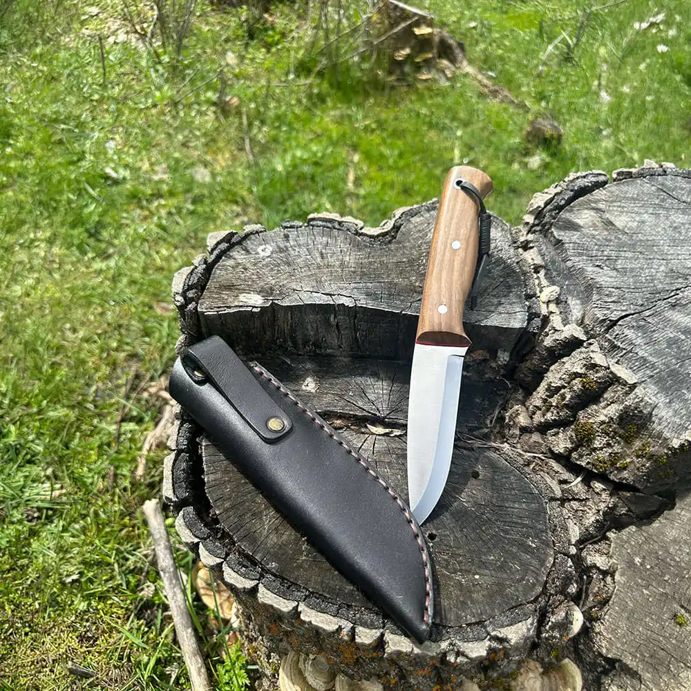 4116 Bushcraft Bıçağı 22 cm Ceviz Saplı 