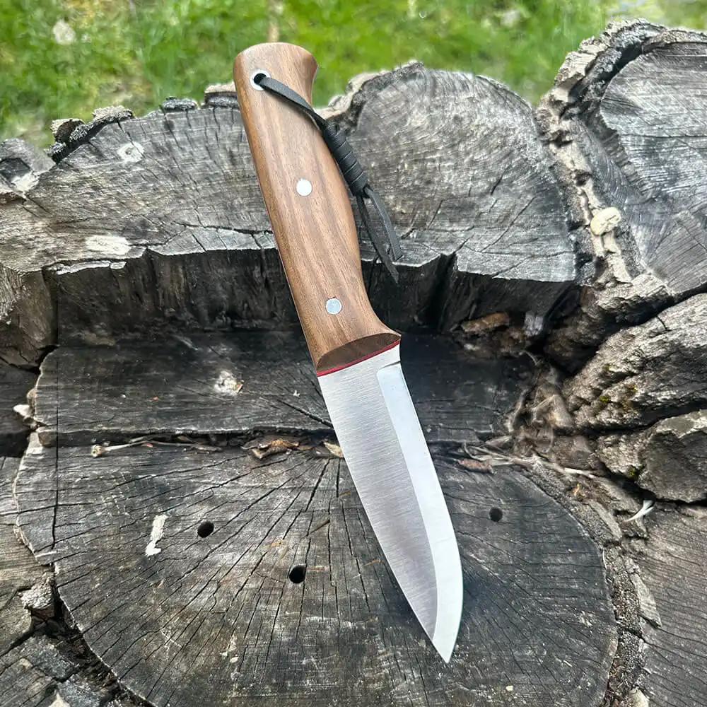 4116 Bushcraft Bıçağı 22 cm Ceviz Saplı 